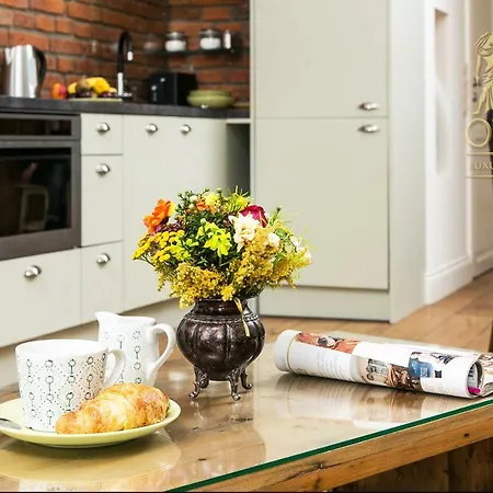 Old Town Brigue By Otium アパート *